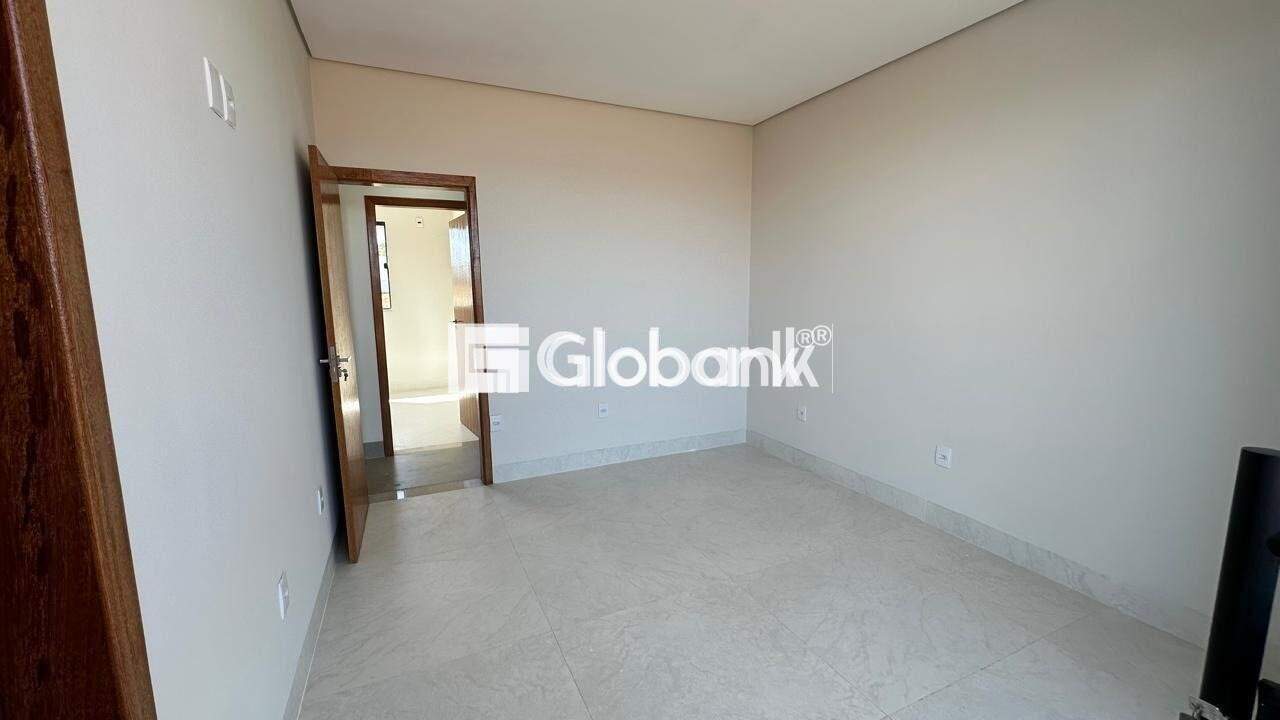 Casa 3 quartos à venda Planalto 101m² Montes Claros MG: 