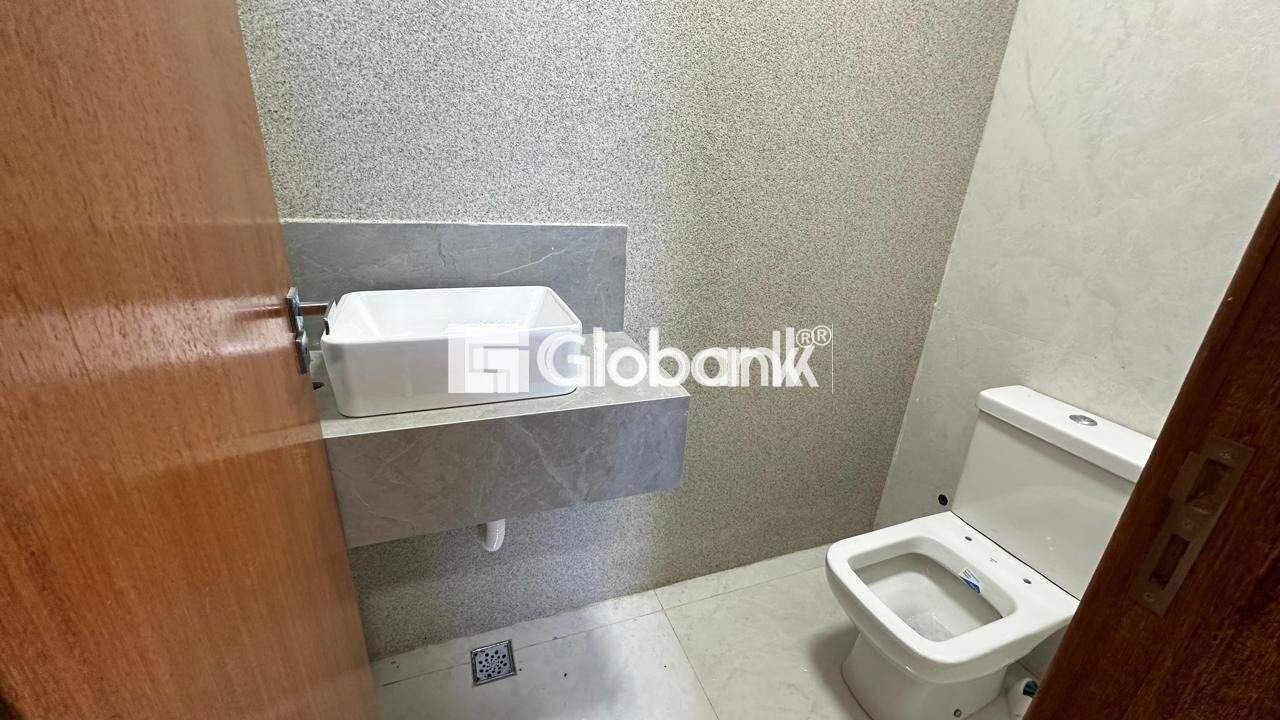 Casa 3 quartos à venda Planalto 101m² Montes Claros MG: 