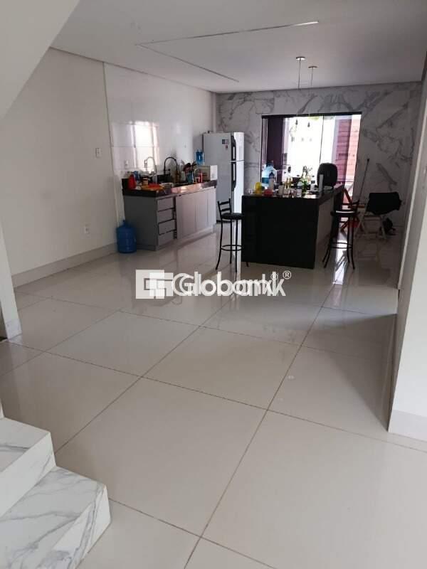 Casa 3 quartos à venda Jaraguá 135m² Montes Claros MG: 