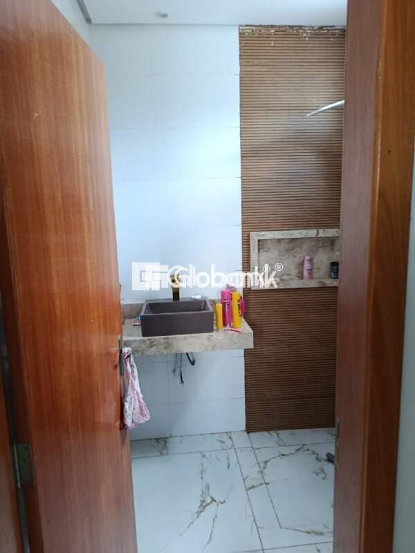 Casa 3 quartos à venda Jaraguá 135m² Montes Claros MG: 