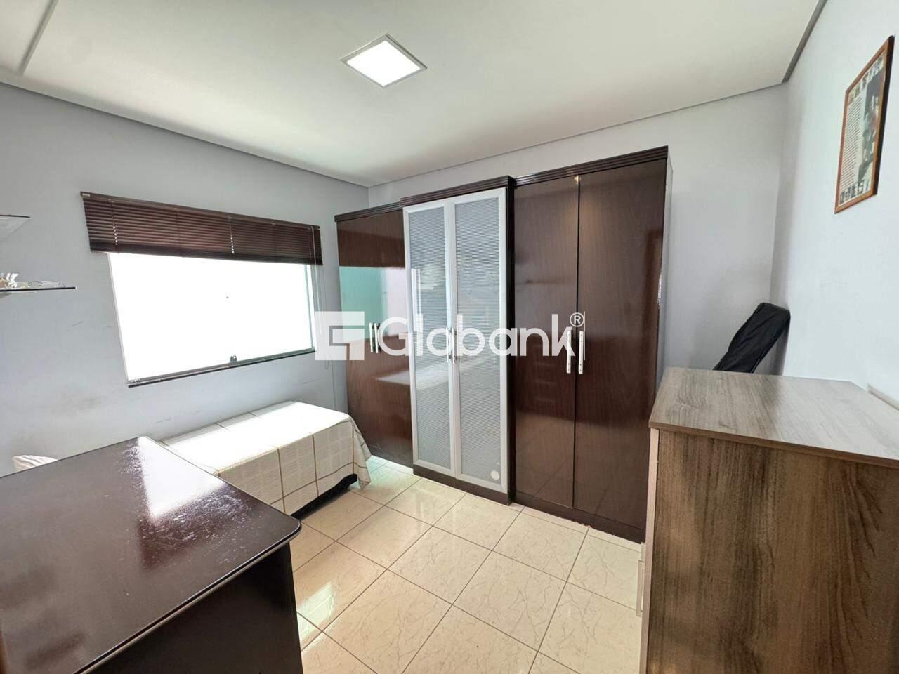Casa 3 quartos à venda Vila Sumaré 101m² Montes Claros MG: 