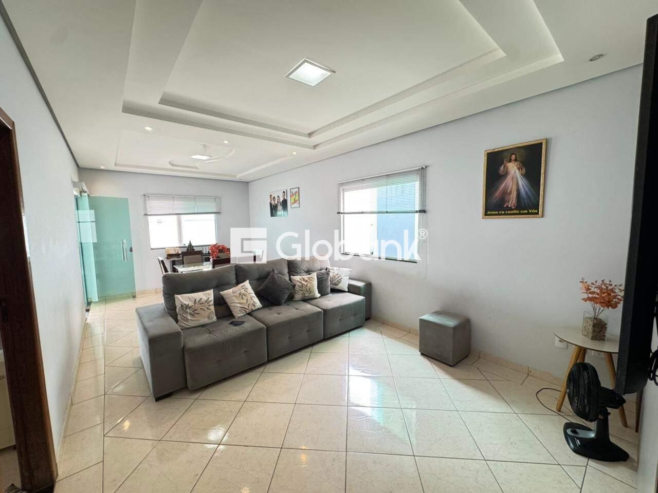 Casa 3 quartos à venda Vila Sumaré 101m² Montes Claros MG: 