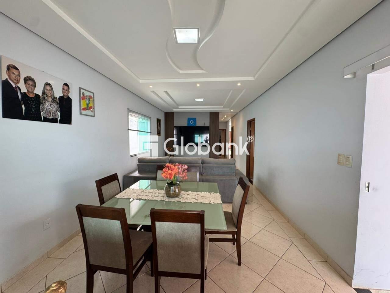 Casa 3 quartos à venda Vila Sumaré 101m² Montes Claros MG: 