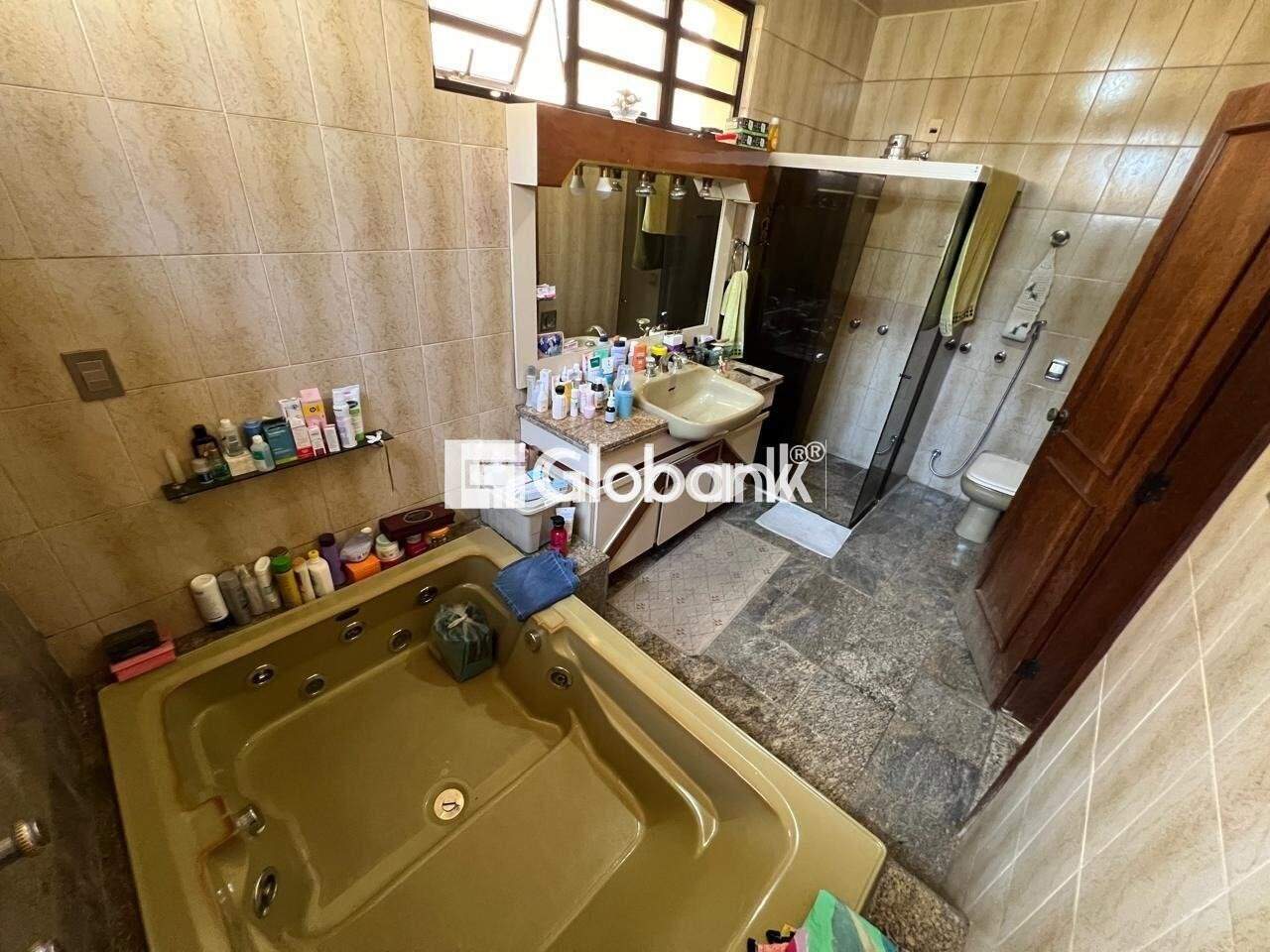 Casa 7 quartos à venda Centro 475m² Montes Claros MG: 