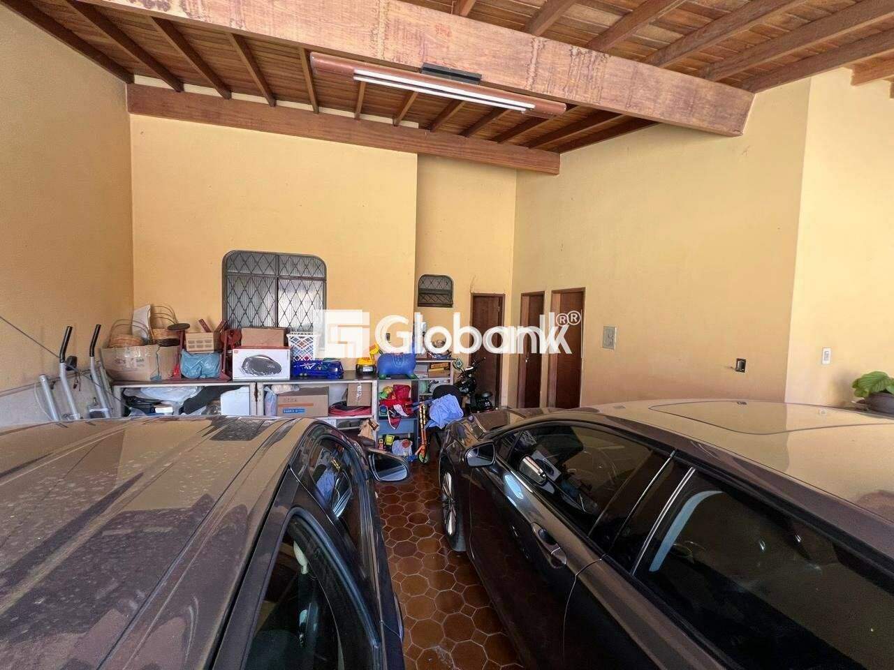Casa 7 quartos à venda Centro 475m² Montes Claros MG: 