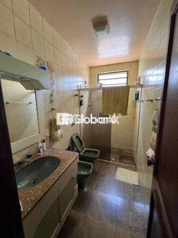 Casa 7 quartos à venda Centro 475m² Montes Claros MG: 
