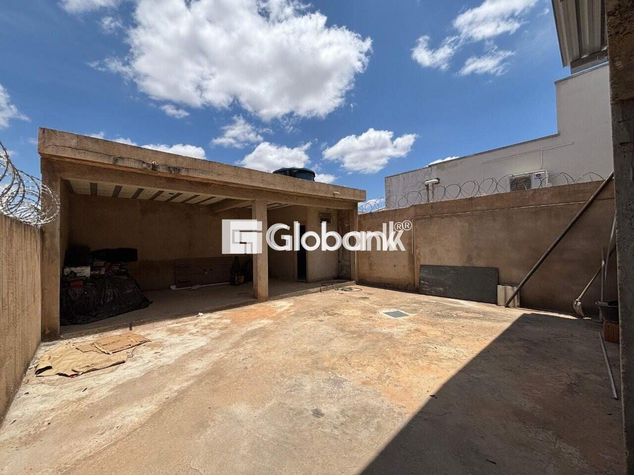 Galpão à venda Independência 165m² Montes Claros MG: 