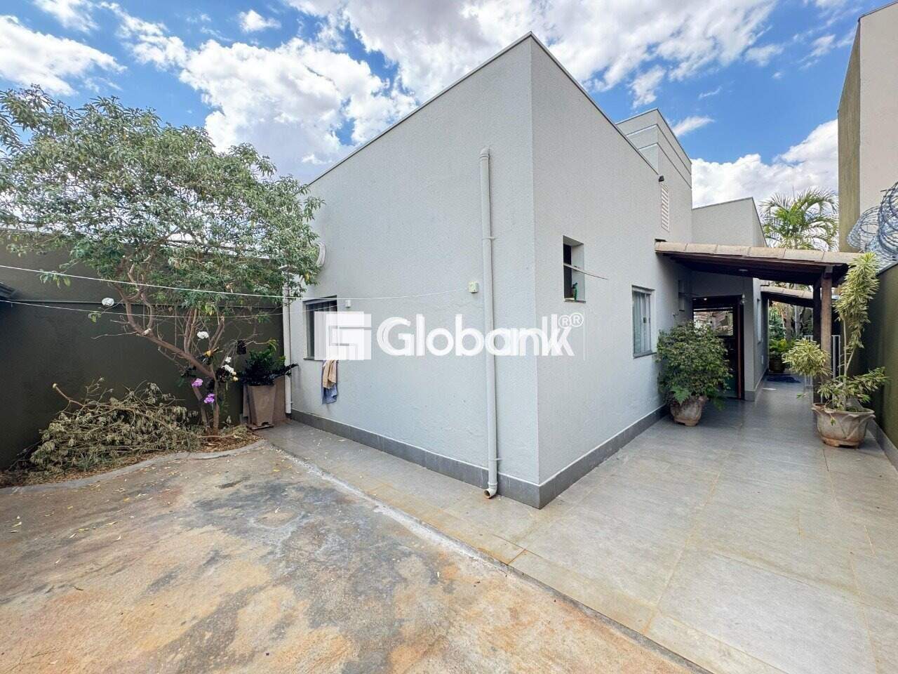 Casa 3 quartos à venda Planalto 95m² Montes Claros MG: 