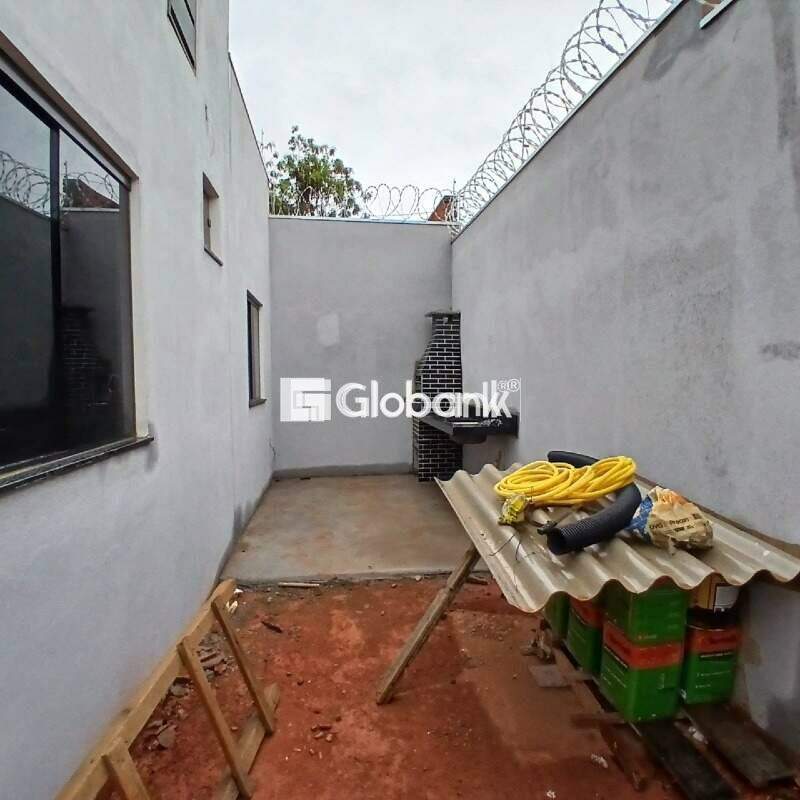 Casa 2 quartos à venda Loteamento Novo Primavera 46m² Montes Claros MG: