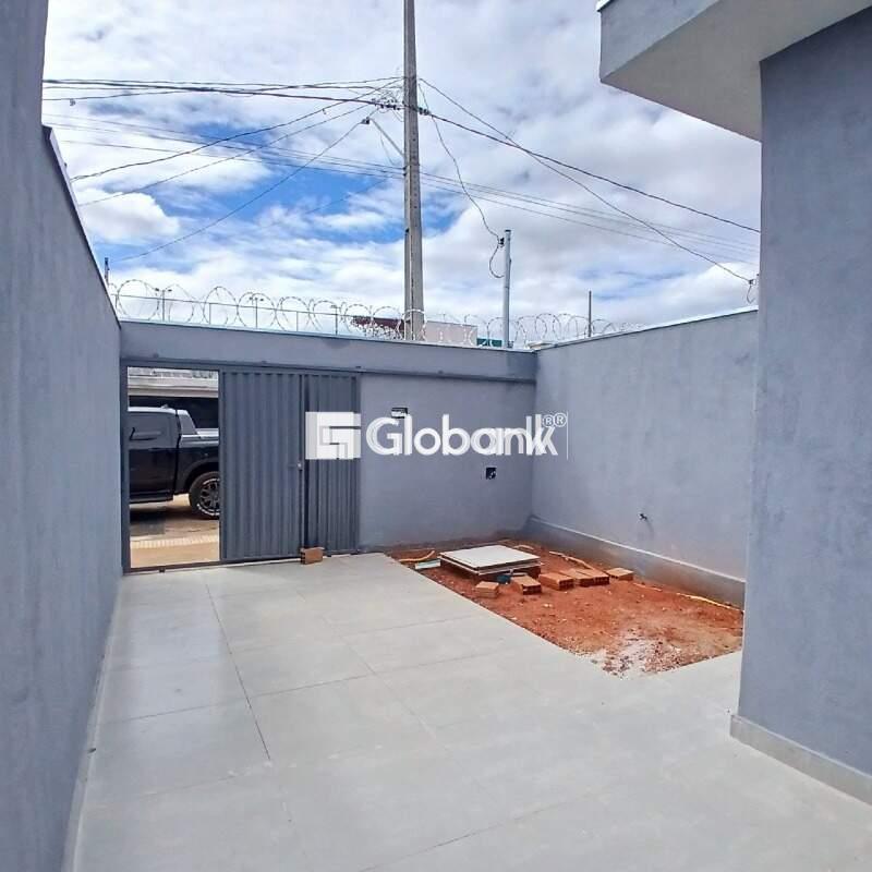 Casa 2 quartos à venda Jardim Olímpico 46m² Montes Claros MG: 
