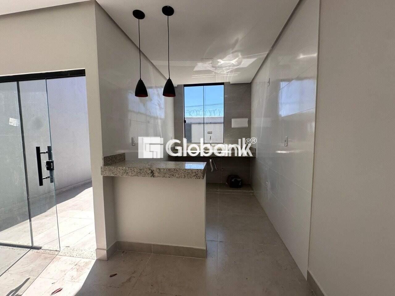 Casa 2 quartos à venda Jardim Olímpico 46m² Montes Claros MG: 