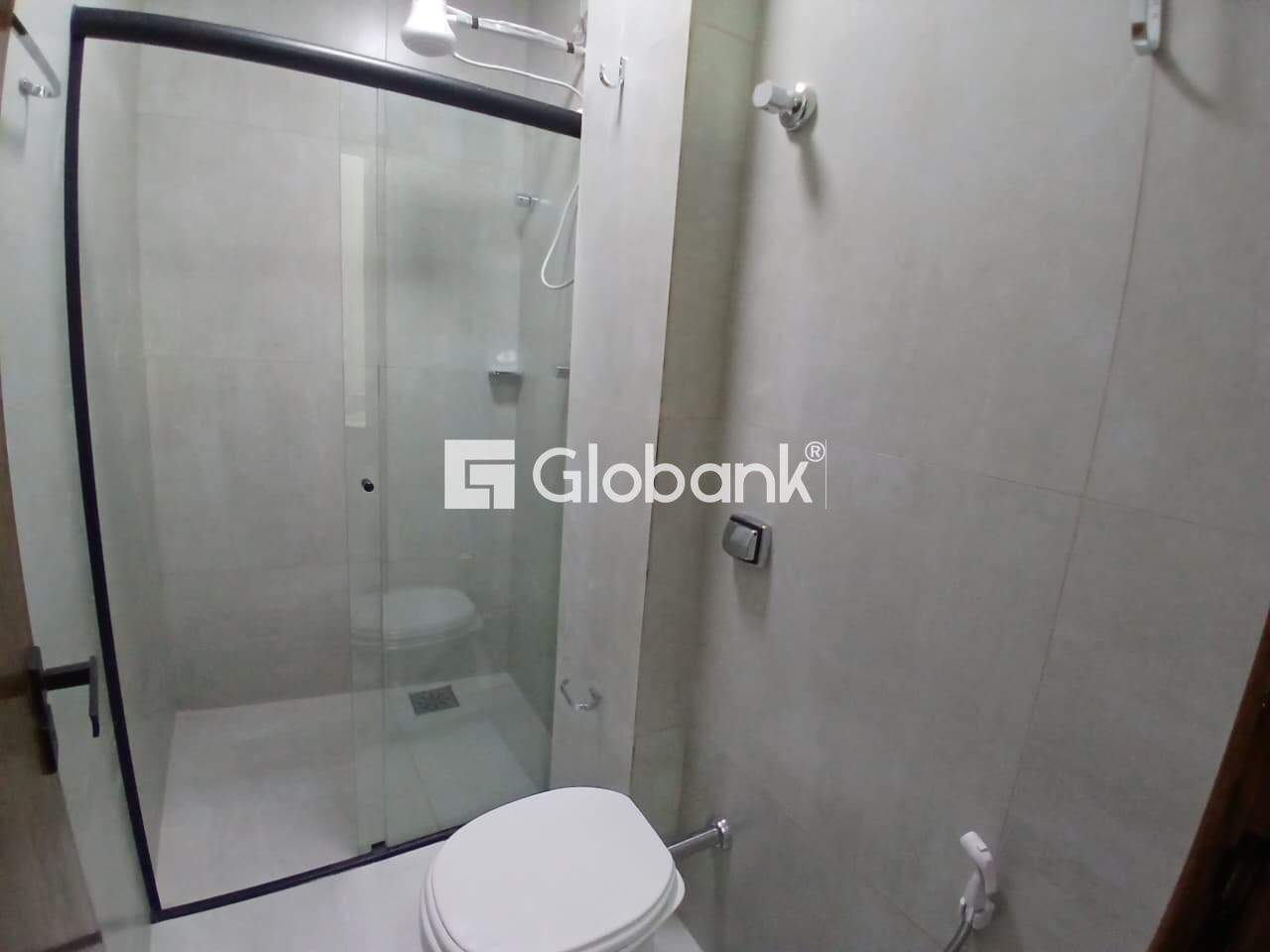 Apartamento 3 quartos à venda Vila Guilhermina 80m² Montes Claros MG: Banheiro suite