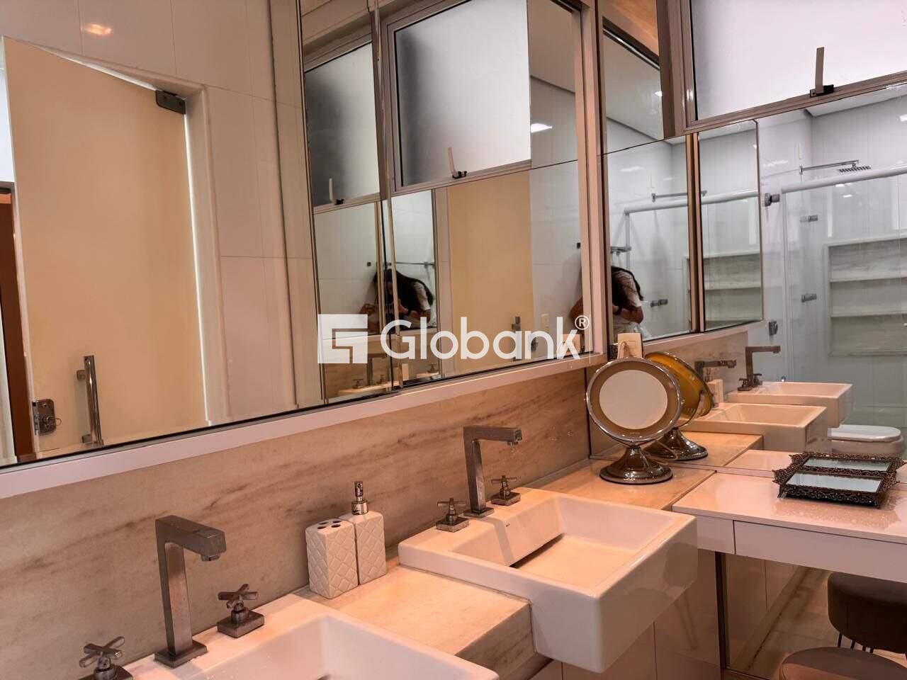 Casa 3 quartos à venda Ibituruna 221m² Montes Claros MG: 