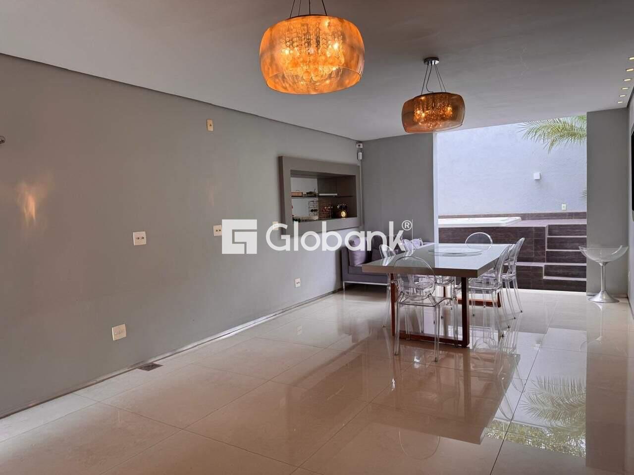 Casa 3 quartos à venda Ibituruna 221m² Montes Claros MG: 