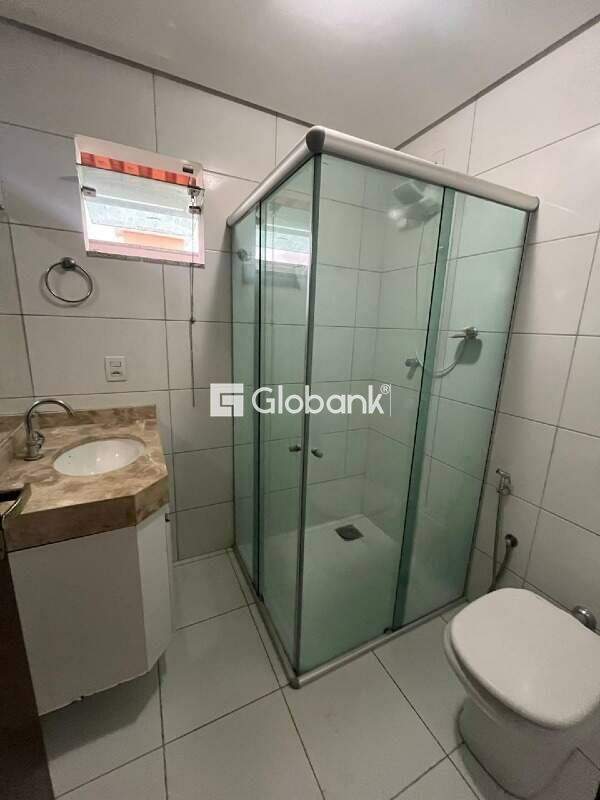 Apartamento 4 quartos à venda Canelas 130m² Montes Claros MG: BANHEIRO SOCIAL BOX ARMÁRIOS