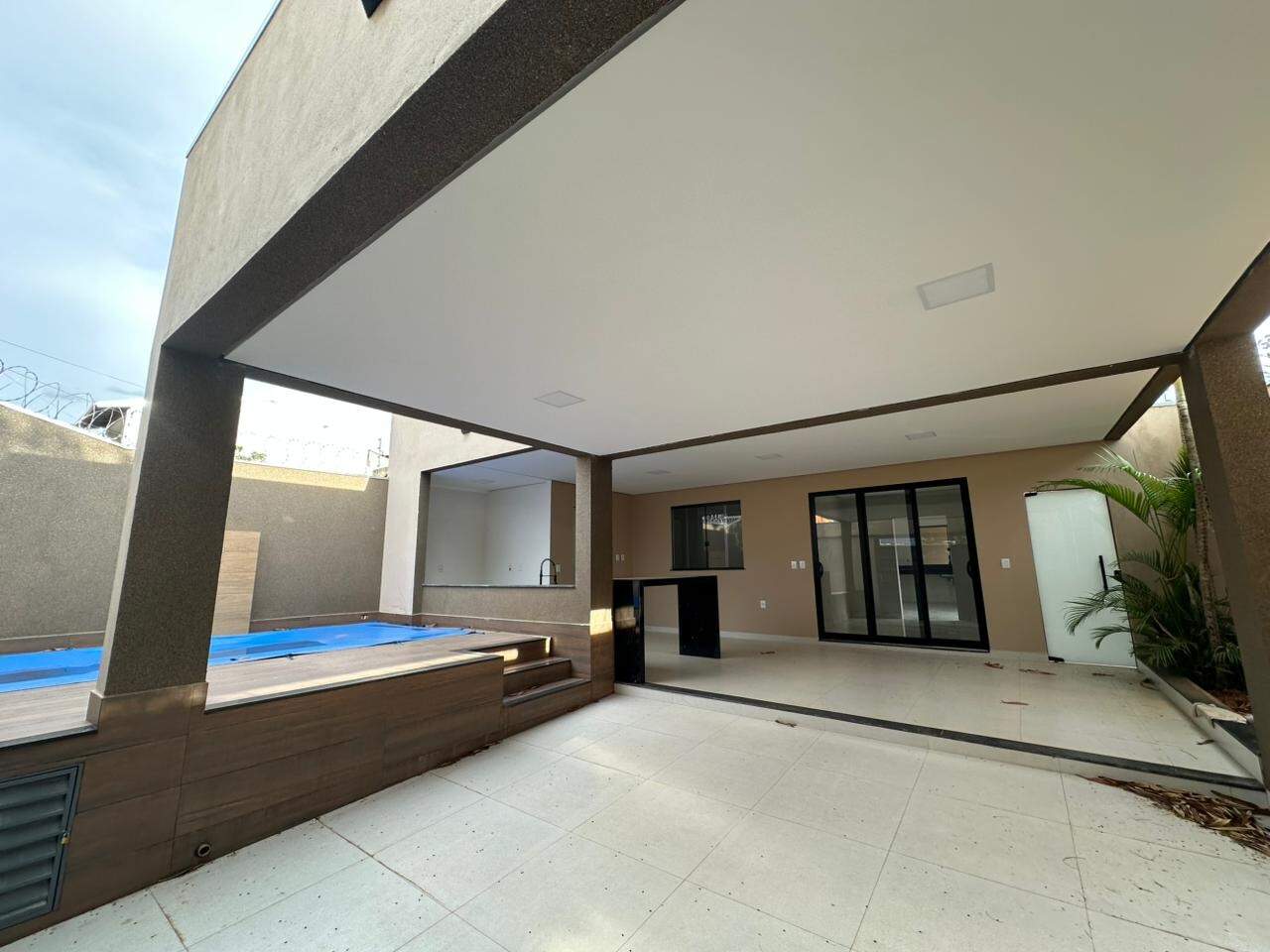 Casa 2 quartos para aluguel Monte Carmelo 80m² Montes Claros MG: Garagem