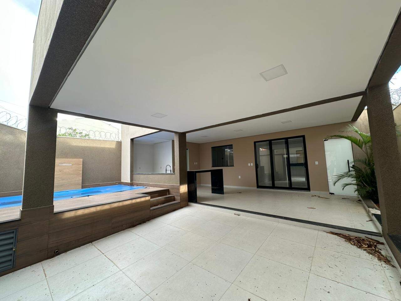 Casa 2 quartos para aluguel Monte Carmelo 80m² Montes Claros MG: 