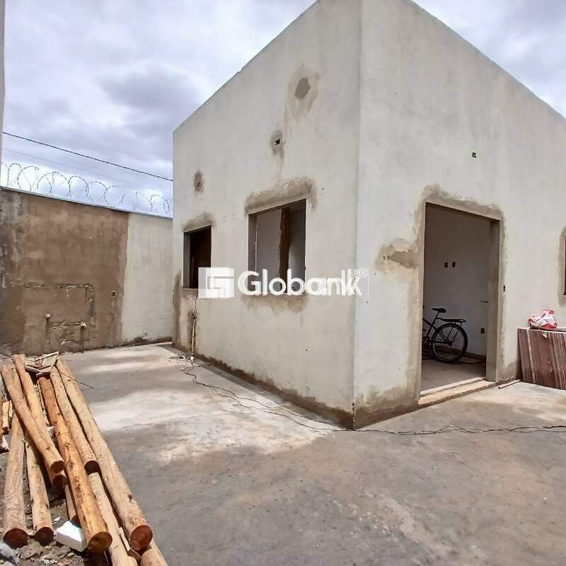 Casa 2 quartos à venda Jardim Olímpico 50m² Montes Claros MG: