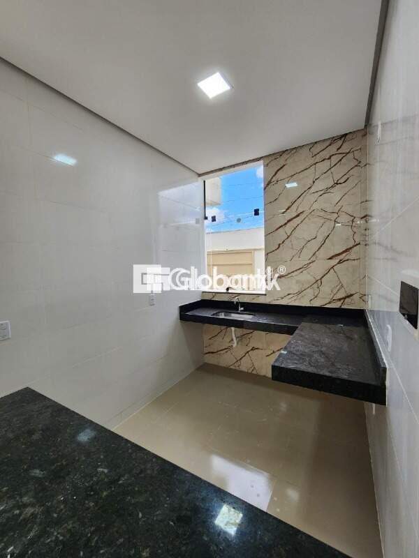 Casa 2 quartos à venda Jardim Olímpico 50m² Montes Claros MG: 