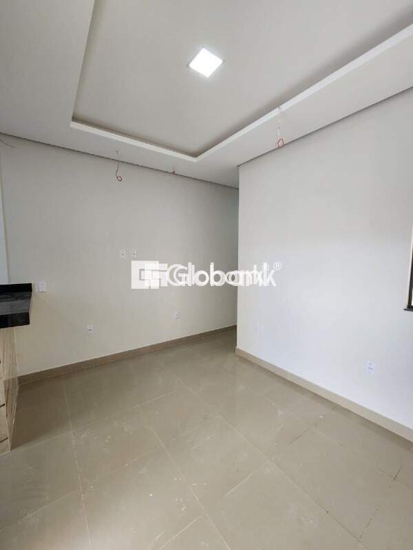 Casa 2 quartos à venda Jardim Olímpico 50m² Montes Claros MG: 