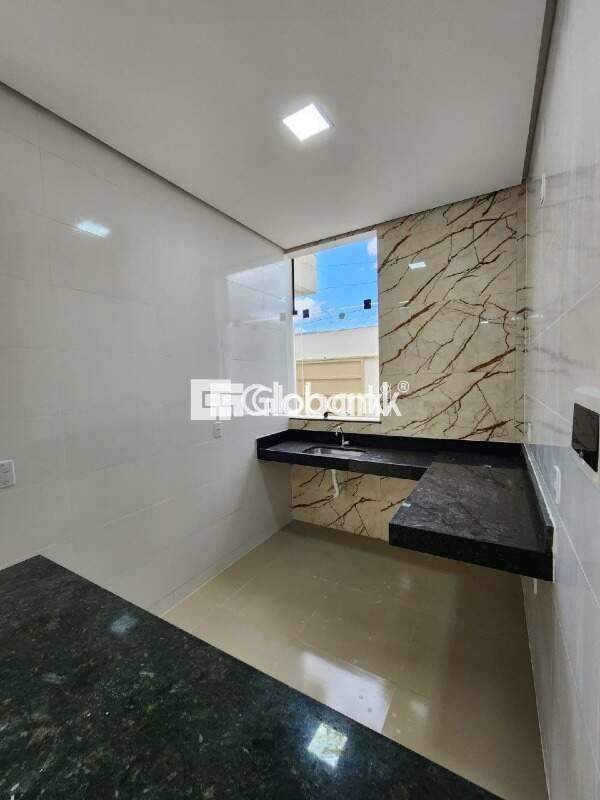 Casa 2 quartos à venda Jardim Olímpico 50m² Montes Claros MG: