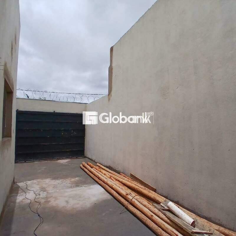 Casa 2 quartos à venda Jardim Olímpico 50m² Montes Claros MG: 