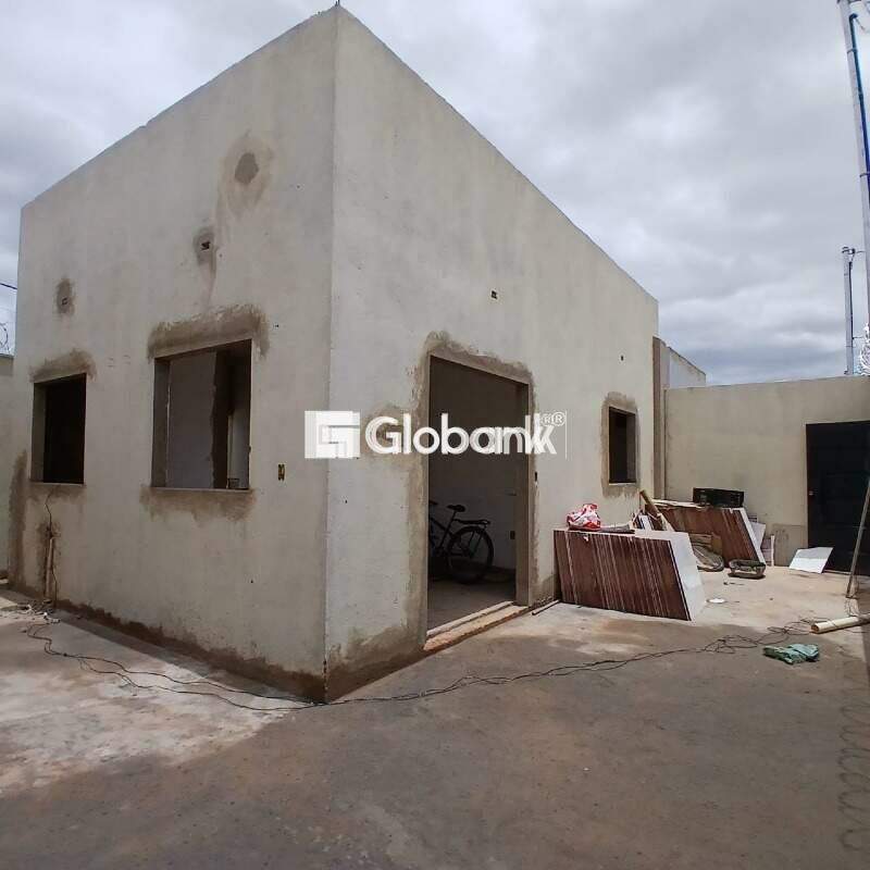 Casa 2 quartos à venda Jardim Olímpico 50m² Montes Claros MG: 