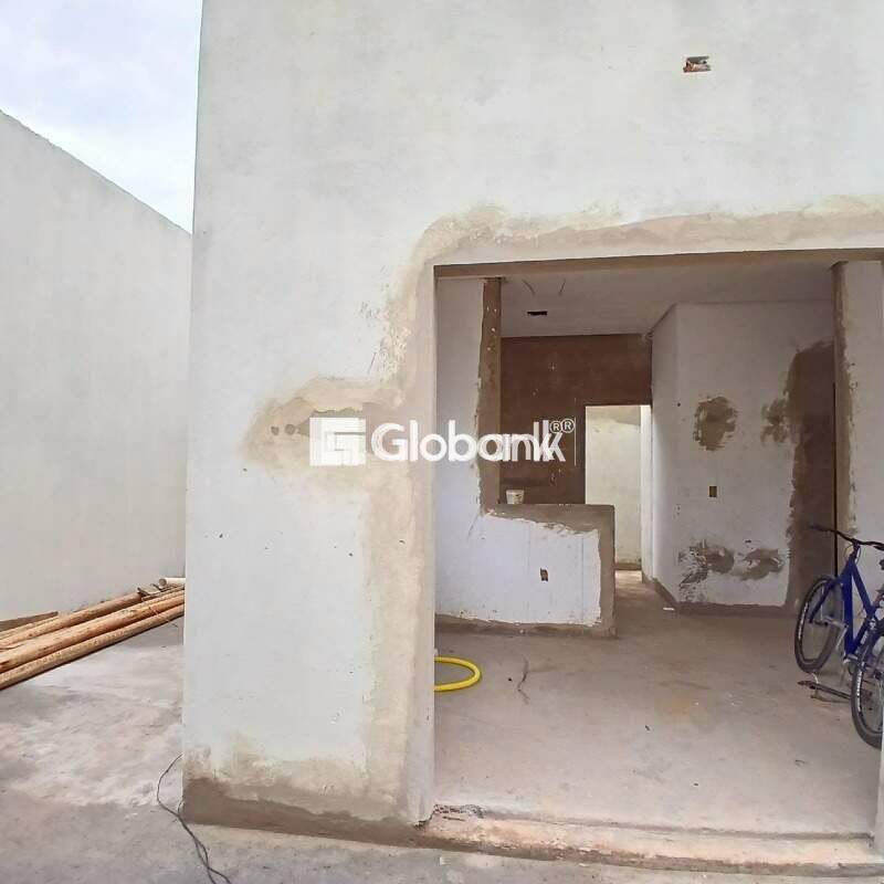 Casa 2 quartos à venda Jardim Olímpico 50m² Montes Claros MG: 