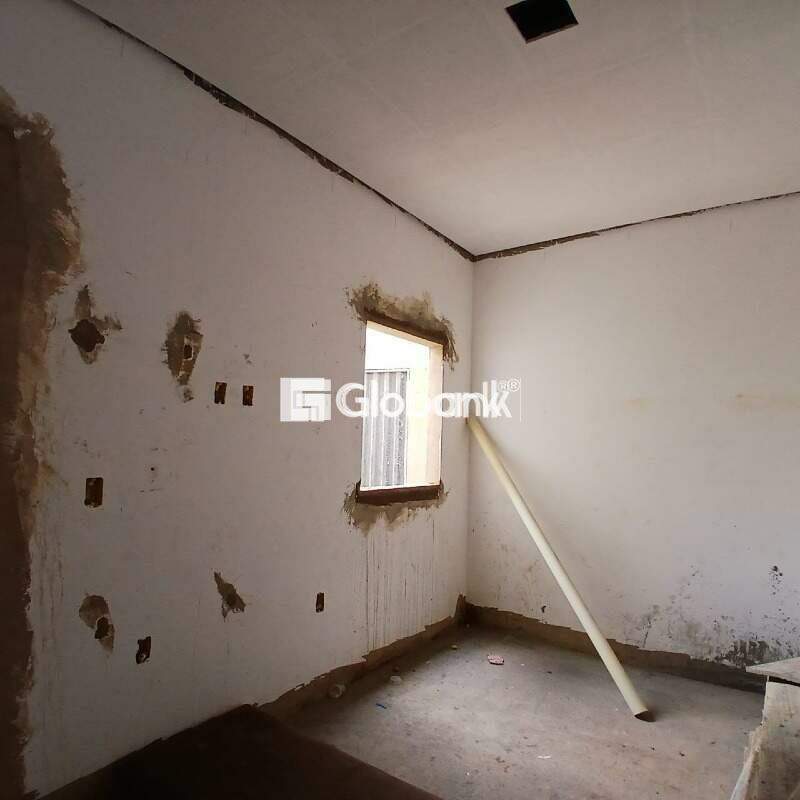 Casa 2 quartos à venda Jardim Olímpico 50m² Montes Claros MG: 
