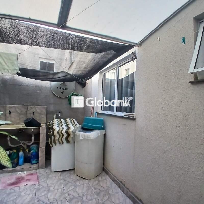 Casa 2 quartos à venda Jardim Primavera 54m² Montes Claros MG: 