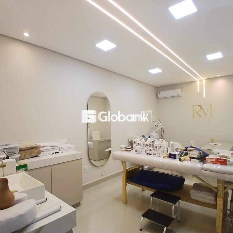 Casa 3 quartos à venda Jardim Primavera 540m² Montes Claros MG: 