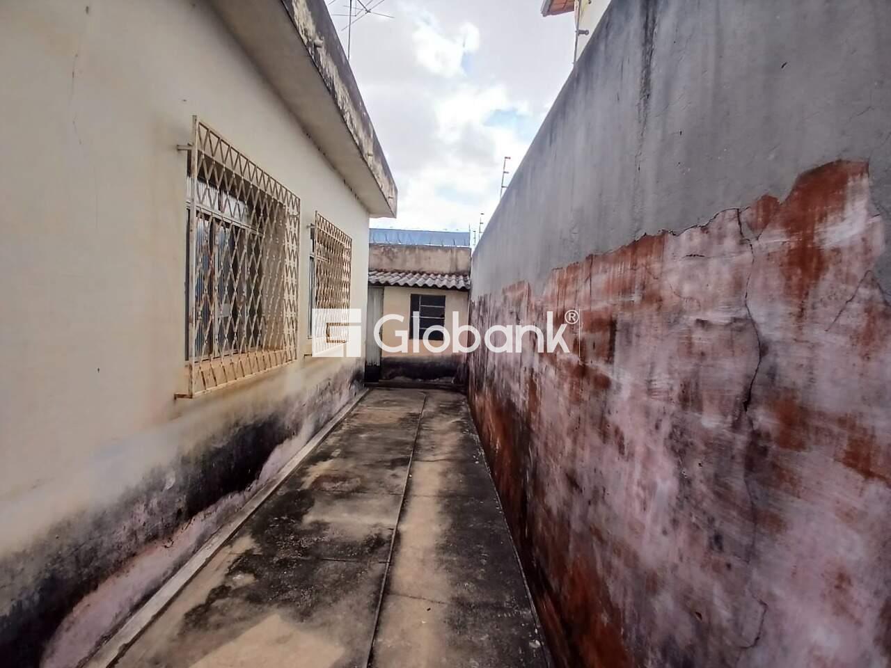 Casa 4 quartos à venda Santa Rita I 150m² Montes Claros MG: 