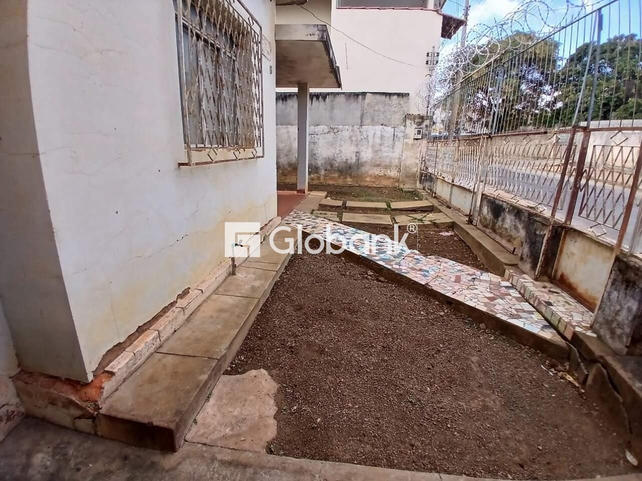 Casa 4 quartos à venda Santa Rita I 150m² Montes Claros MG: 