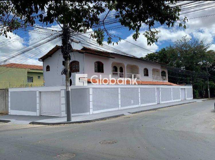 Casa 5 quartos para aluguel Melo 340m² Montes Claros MG: 