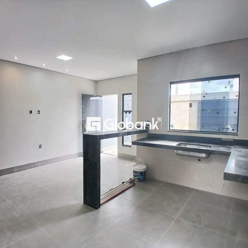 Casa 2 quartos à venda Jardim Olímpico 45m² Montes Claros MG: 