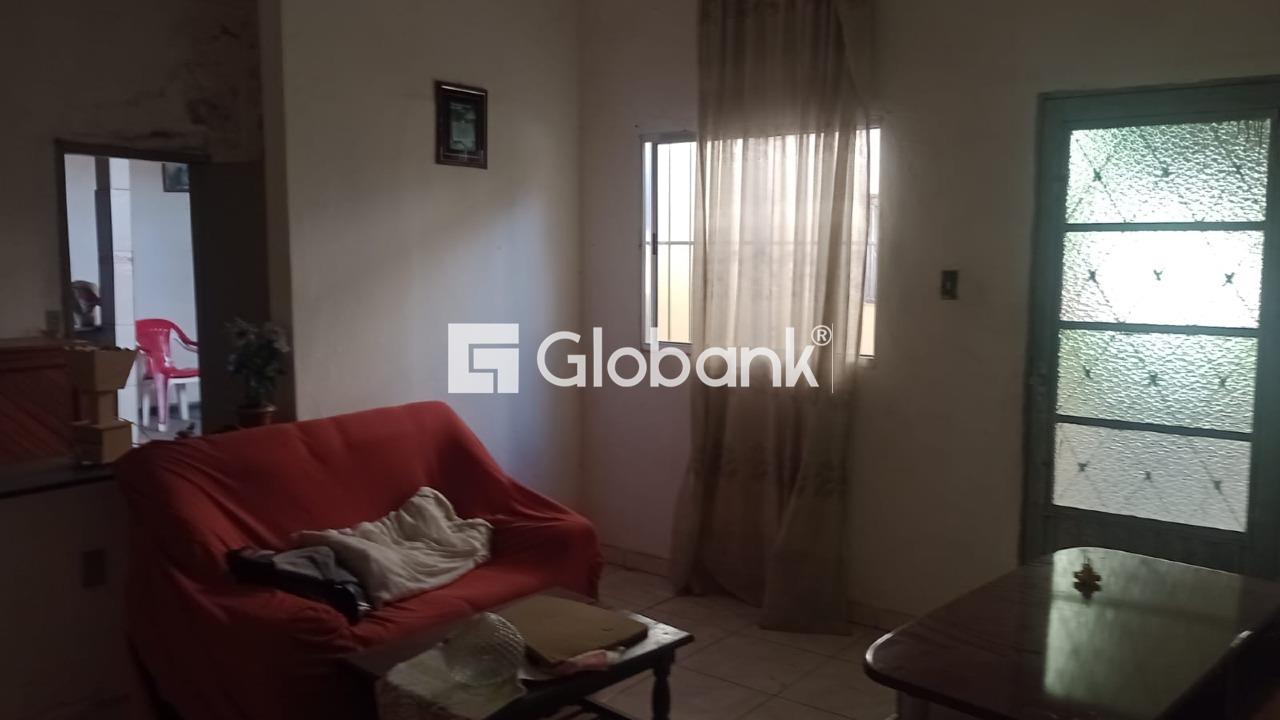 Casa 4 quartos à venda Monte Carmelo 225m² Montes Claros MG: 