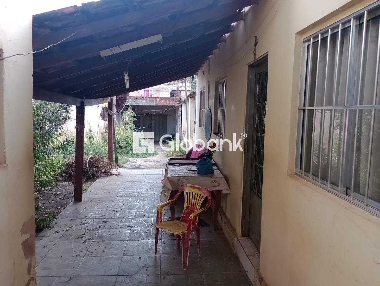 Casa 4 quartos à venda Monte Carmelo 225m² Montes Claros MG: 