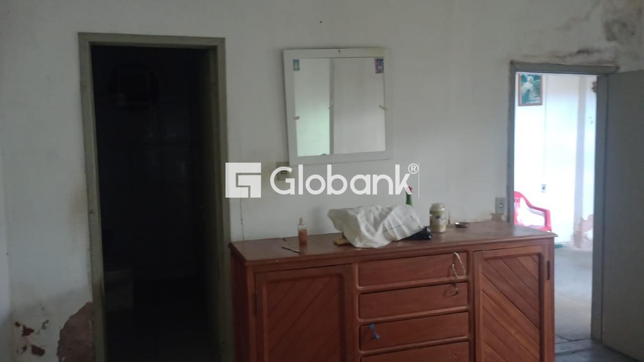 Casa 4 quartos à venda Monte Carmelo 225m² Montes Claros MG: 