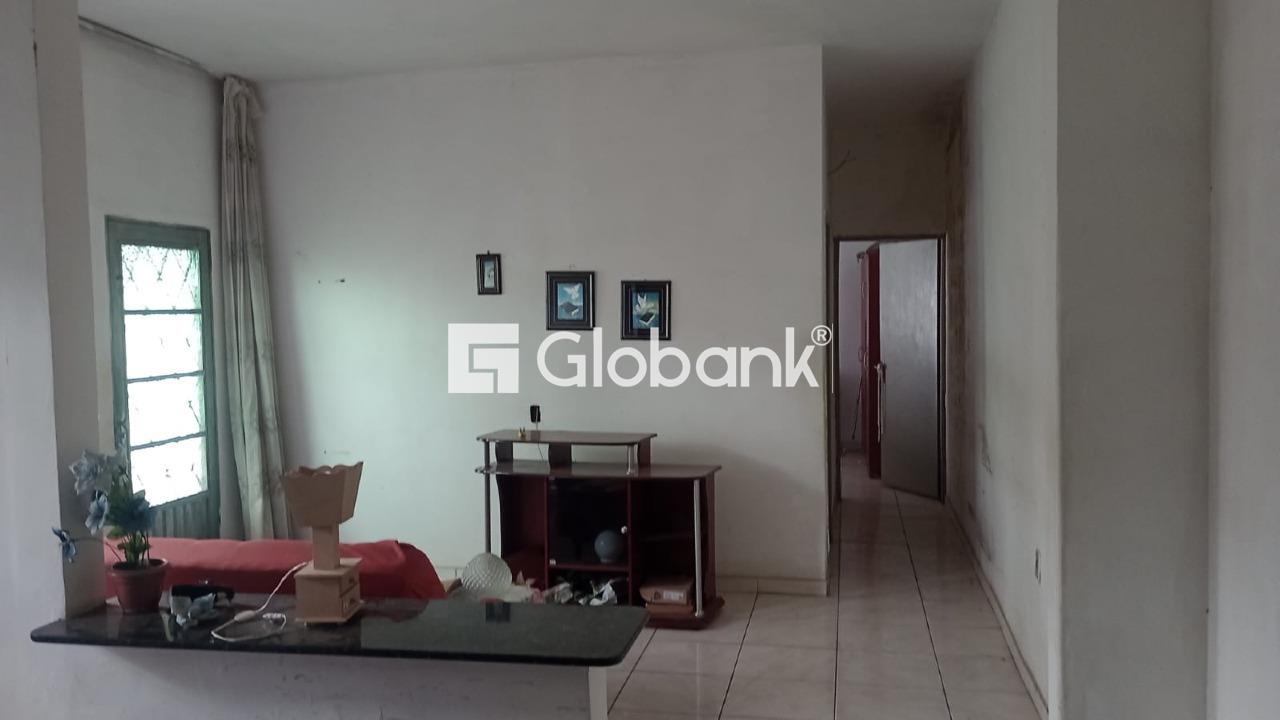 Casa 4 quartos à venda Monte Carmelo 225m² Montes Claros MG: 