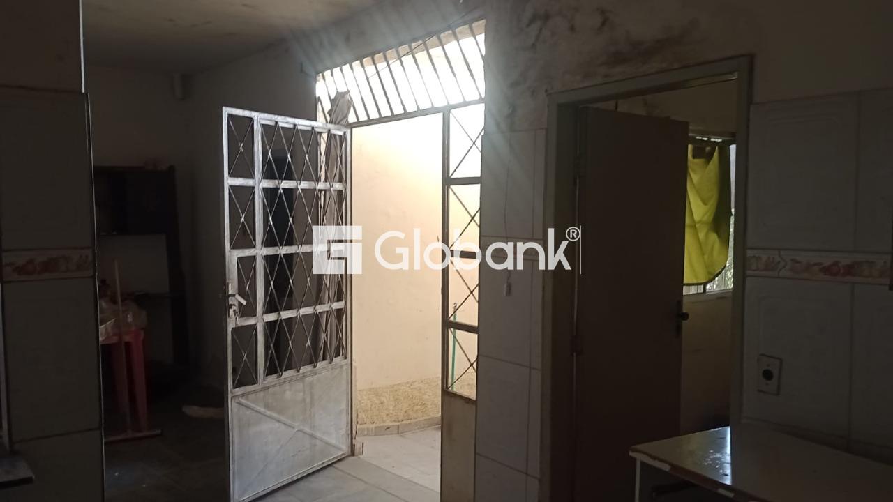 Casa 4 quartos à venda Monte Carmelo 225m² Montes Claros MG: 