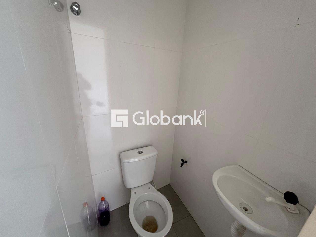 Ponto comercial para aluguel Santa Rita I 25m² Montes Claros MG: Banheiro