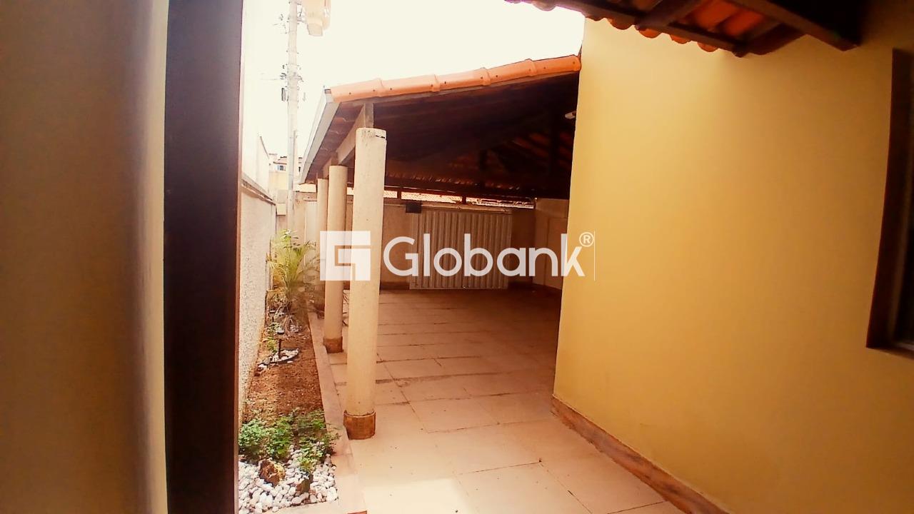 Casa 3 quartos à venda Morrinhos 150m² Montes Claros MG: 