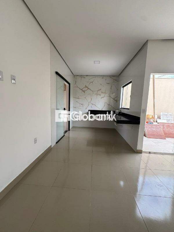 Casa 2 quartos à venda Santo Antônio 50m² Montes Claros MG: 