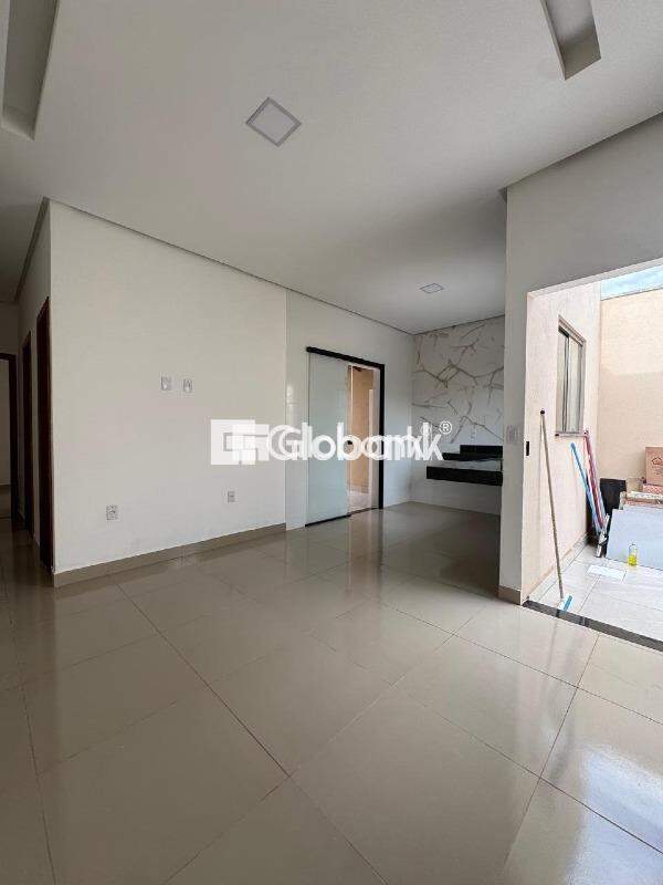 Casa 2 quartos à venda Santo Antônio 50m² Montes Claros MG: 