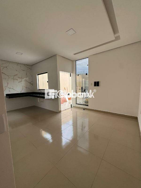 Casa 2 quartos à venda Santo Antônio 50m² Montes Claros MG: 