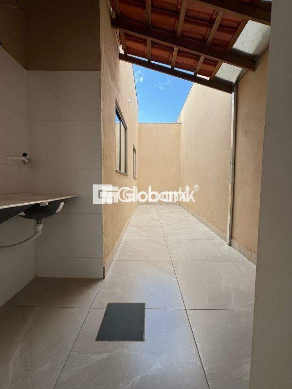 Casa 2 quartos à venda Santo Antônio 50m² Montes Claros MG: 