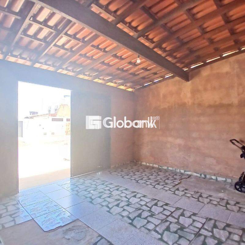Casa 3 quartos à venda Novo Delfino 88m² Montes Claros MG: 