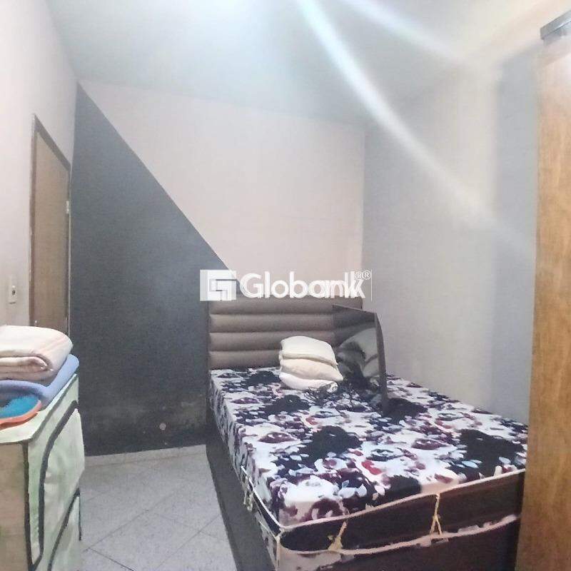 Casa 3 quartos à venda Novo Delfino 88m² Montes Claros MG: 