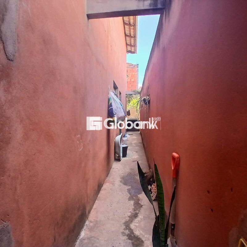 Casa 3 quartos à venda Novo Delfino 88m² Montes Claros MG: 