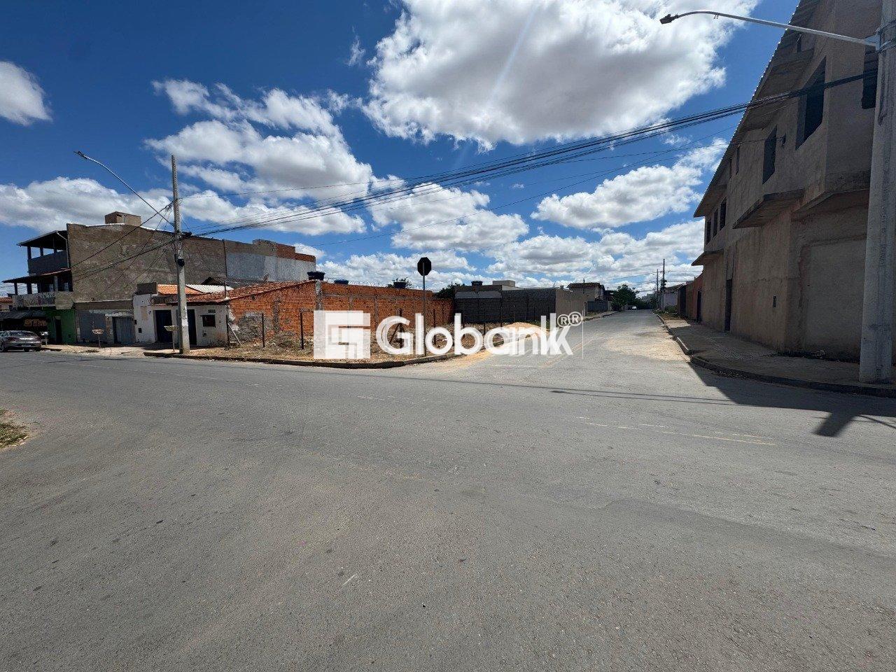 Terreno à venda Planalto 286m² Montes Claros MG: 